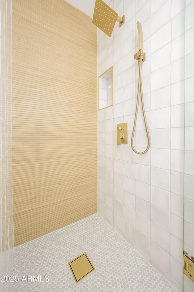 8341 E Keim Dr, Scottsdale, AZ 85250 - full bathroom featuring a tile shower