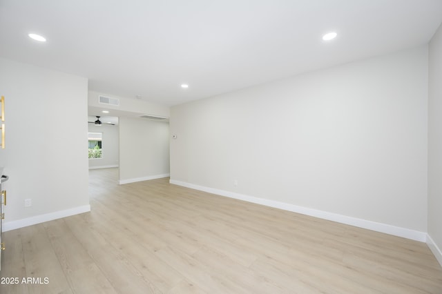 8341 E Keim Dr, Scottsdale, AZ 85250 - unfurnished room with light wood finished floors, recessed lighting, and a ceiling fan