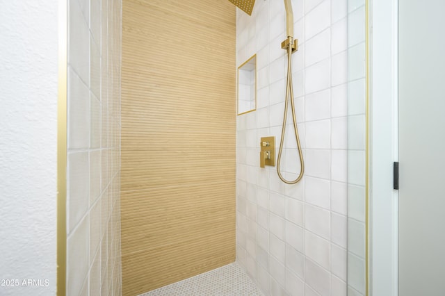 8341 E Keim Dr, Scottsdale, AZ 85250 - full bath with a tile shower