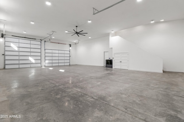 garage featuring ceiling fan