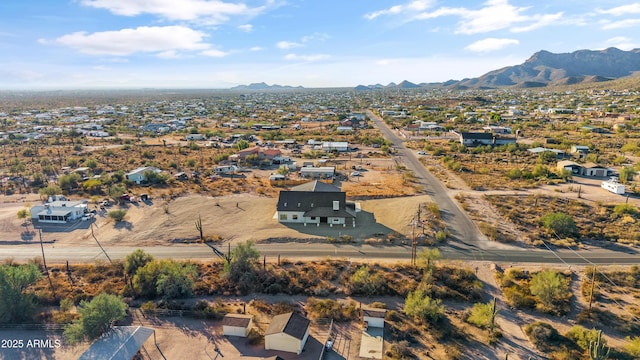 bird's eye view with a mountain view