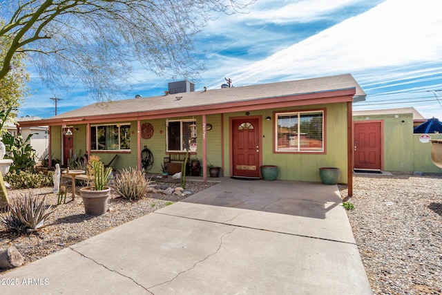 view of front of property with covered porch