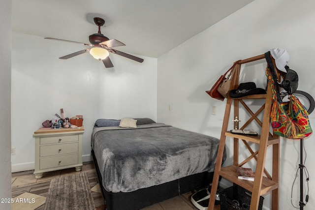 bedroom featuring ceiling fan