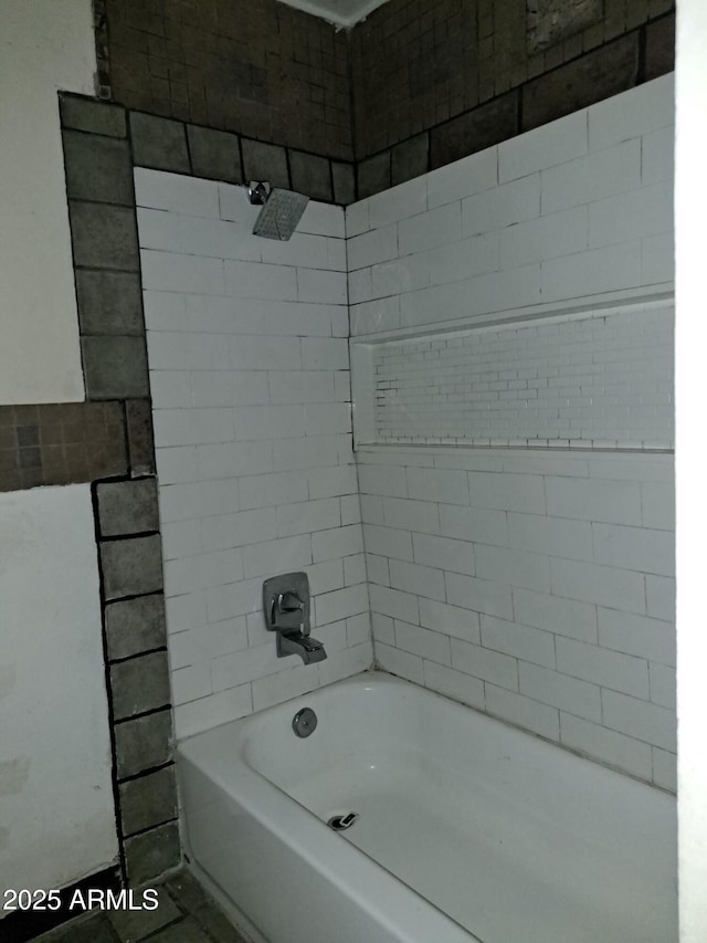 full bath with shower / bathtub combination