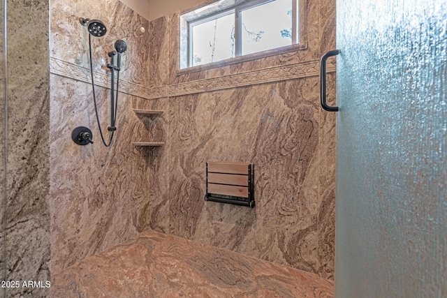 670 S Mountain Pines Ave, Show Low, AZ 85901 - bathroom featuring a shower