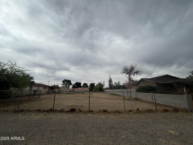 3021 E Saint John Rd, Phoenix, AZ 85032 - view of yard featuring fence and driveway