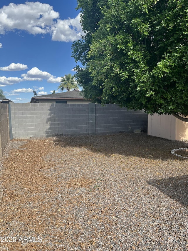 235 N 61st Pl, Mesa, AZ 85205 - view of yard with fence