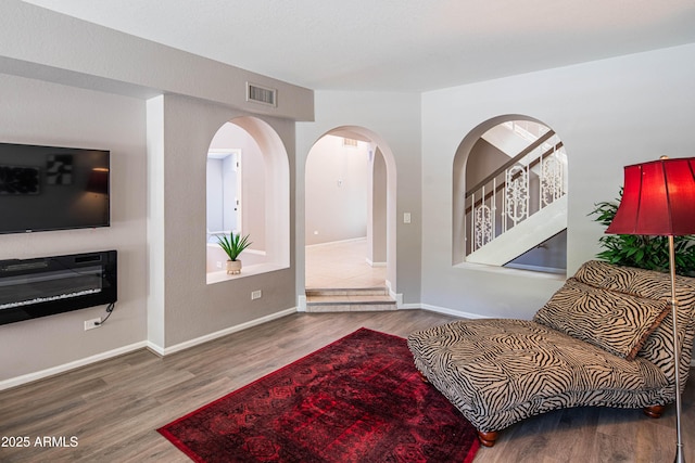 11025 N 10th St, Phoenix, AZ 85020 - entrance foyer featuring wood finished floors and baseboards