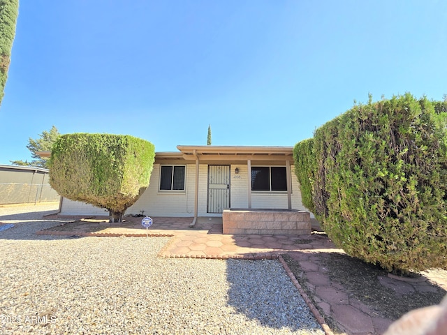 4950 Raffaele Dr, Sierra Vista, AZ 85635 - single story home featuring covered porch and brick siding
