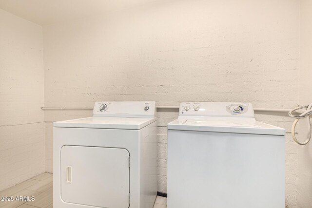 2721 W Luke Ave, Phoenix, AZ 85017 - laundry area with washer and clothes dryer