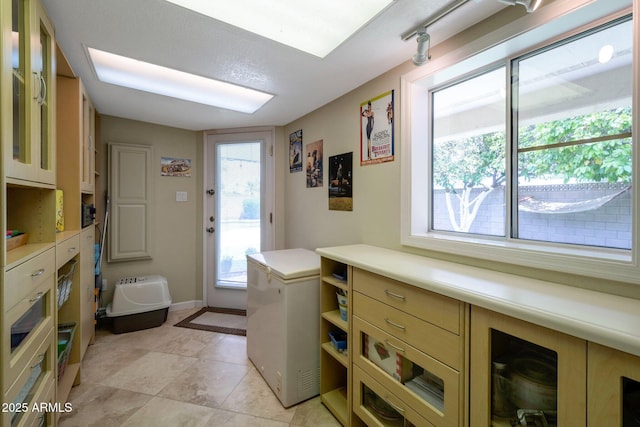 2125 E Elmwood St, Mesa, AZ 85213 - foyer featuring baseboards and light tile patterned floors