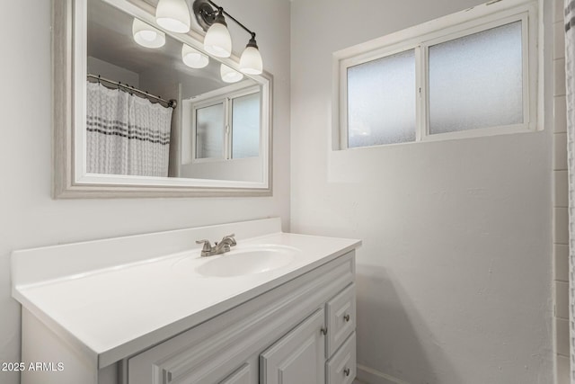 1814 W Thomas Rd, Phoenix, AZ 85015 - bathroom with vanity and curtained shower