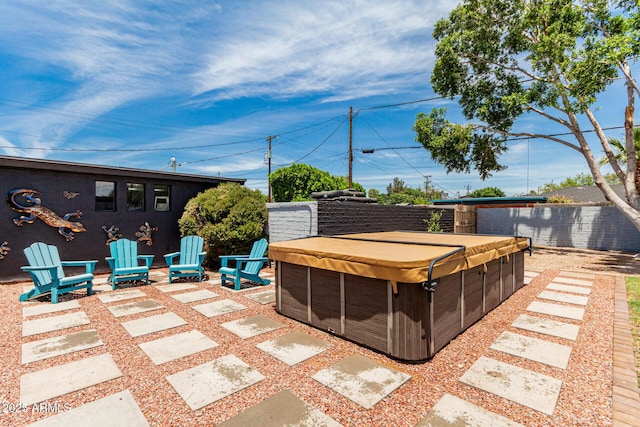 1814 W Thomas Rd, Phoenix, AZ 85015 - view of yard featuring a hot tub and a patio
