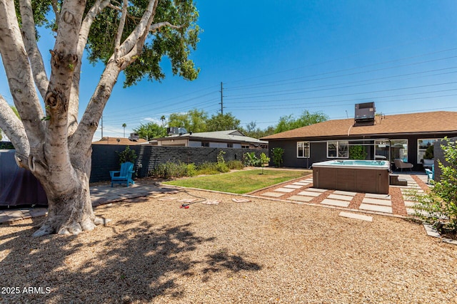 1814 W Thomas Rd, Phoenix, AZ 85015 - view of yard featuring a patio and a hot tub