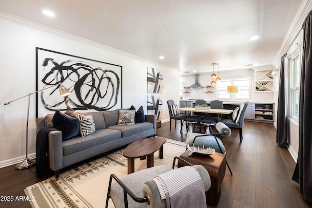 546 W Cambridge Ave, Phoenix, AZ 85003 - living area featuring dark wood-style flooring, baseboards, crown molding, and recessed lighting