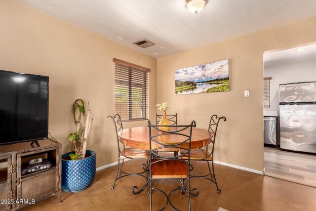 3031 E Avalon Dr, Phoenix, AZ 85016 - dining area featuring baseboards