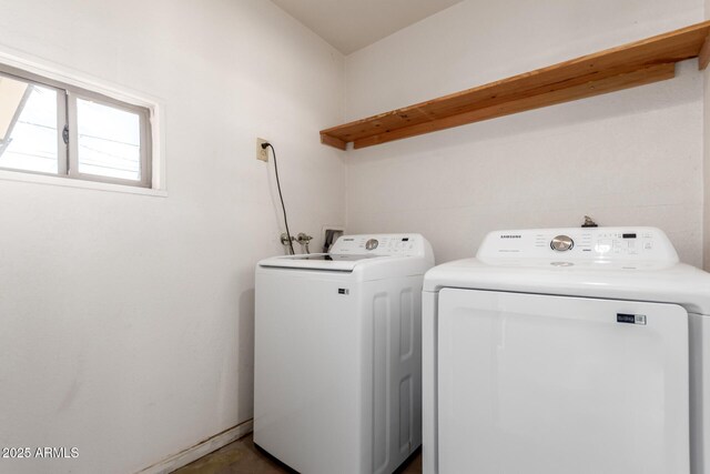 3031 E Avalon Dr, Phoenix, AZ 85016 - laundry room with washer and clothes dryer