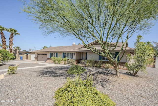 2178 E Golf Ave, Tempe, AZ 85282 - single story home featuring a garage and a chimney