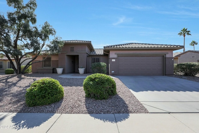 view of front facade featuring a garage