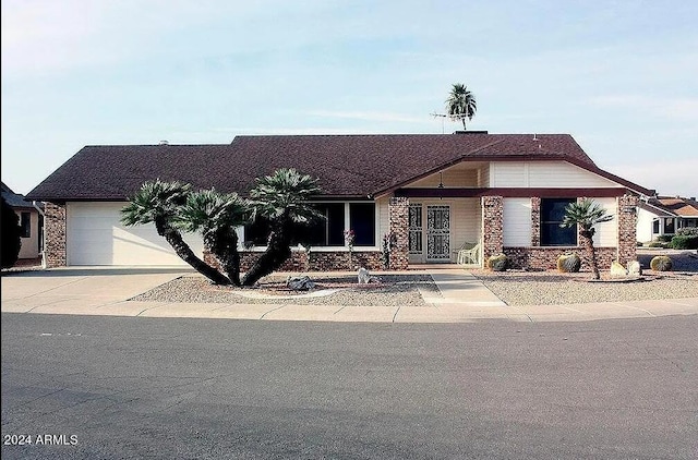 view of front facade featuring a garage