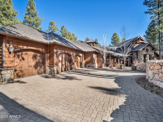 view of front of house featuring a garage