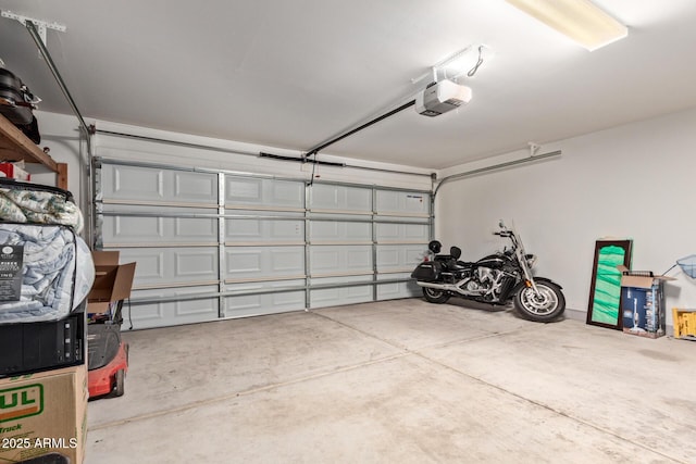 15430 N 19th Way, Phoenix, AZ 85022 - garage featuring a garage door opener