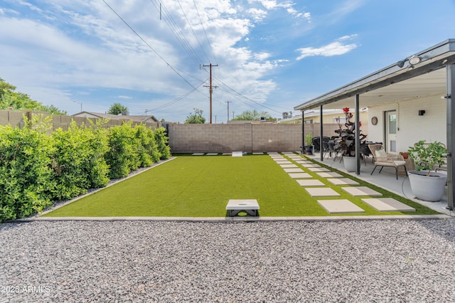 7802 E Hubbell St, Scottsdale, AZ 85257 - view of yard with a patio area