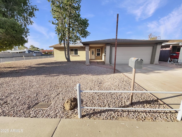 1105 W Anderson Dr, Phoenix, AZ 85023 - ranch-style house featuring driveway and a garage