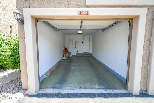 5122 E Shea Blvd Unit 1043, Scottsdale, AZ 85254 - garage with a garage door opener