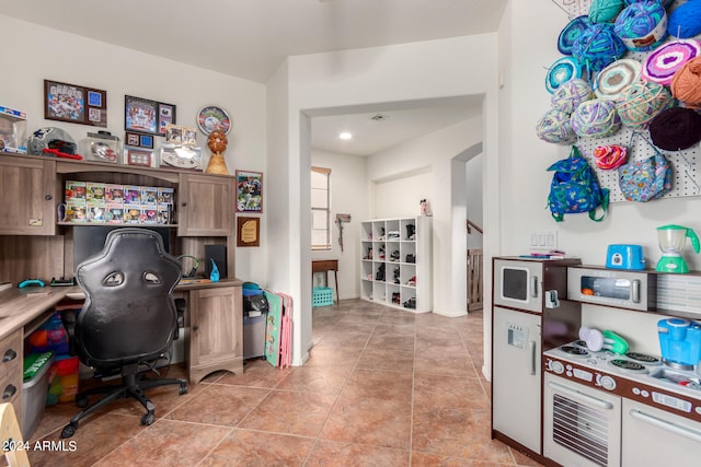 office area featuring light tile patterned floors