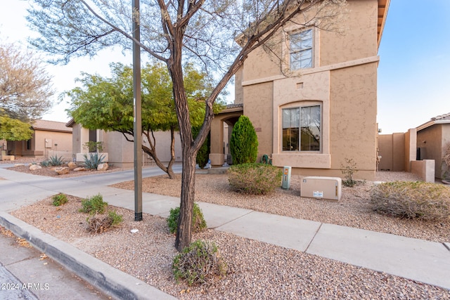 view of front of property