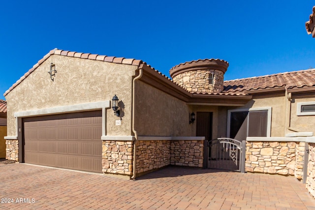 view of front of house with a garage