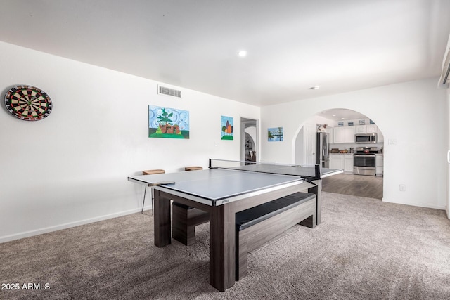 recreation room featuring carpet floors