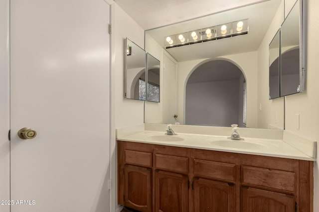 4313 N 29th Way, Phoenix, AZ 85016 - full bath featuring double vanity