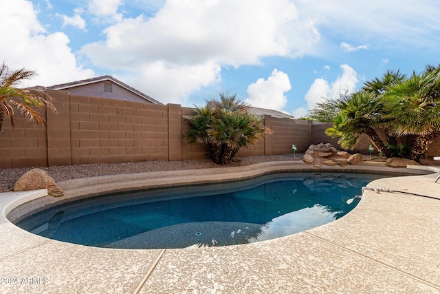 view of swimming pool