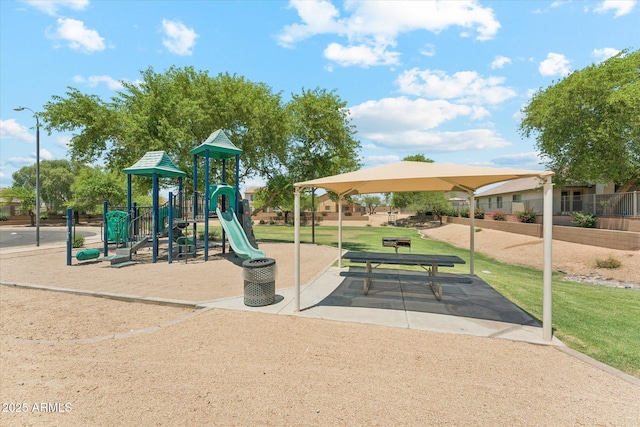 3310 W Chambers St, Phoenix, AZ 85041 - community playground with a yard