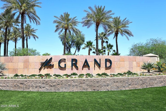 17630 N Somerset Dr, Surprise, AZ 85374 - community sign with a lawn