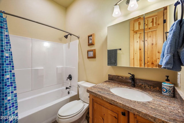 2352 Immelman Cir, Overgaard, AZ 85933 - full bathroom featuring toilet, vanity, and shower / tub combo with curtain