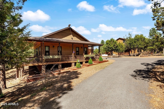 2352 Immelman Cir, Overgaard, AZ 85933 - view of front of home with covered porch