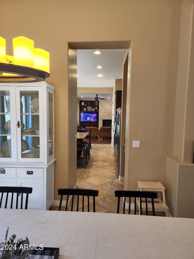 dining area with ceiling fan