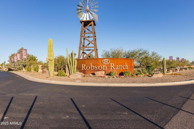 view of community / neighborhood sign