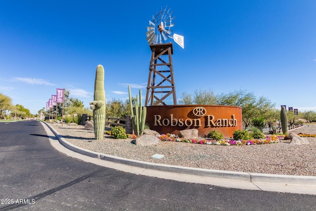 view of community / neighborhood sign