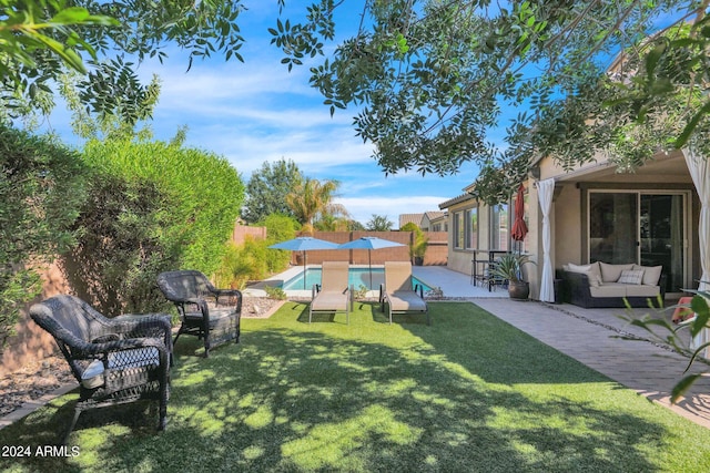 view of yard featuring a patio