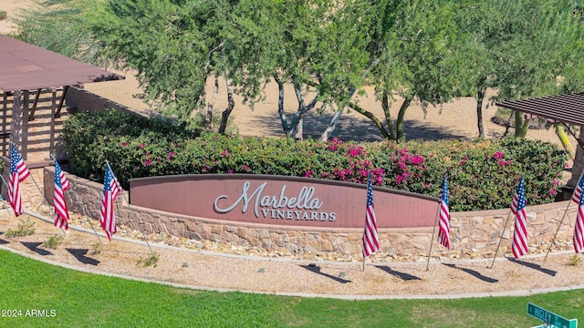 view of community / neighborhood sign