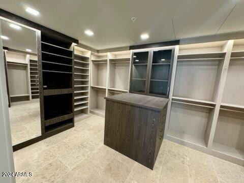 6587 N Palmeraie Blvd Unit 2022, Paradise Valley, AZ 85253 - view of walk in closet