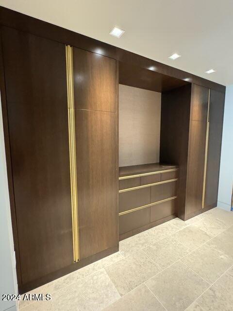 6587 N Palmeraie Blvd Unit 2022, Paradise Valley, AZ 85253 - view of closet