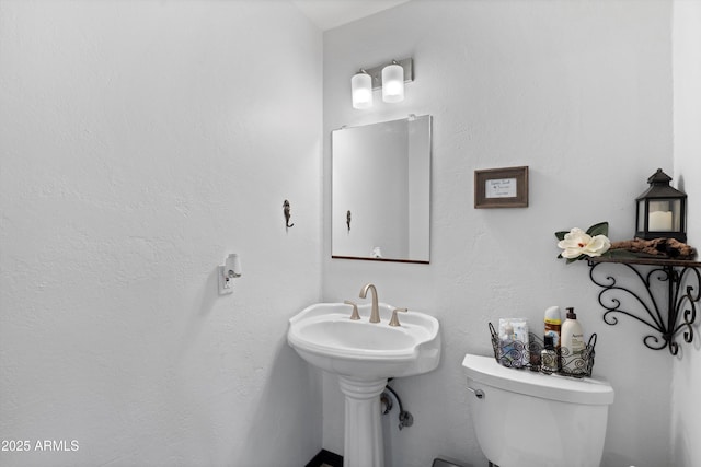 10532 W Catalina Dr, Avondale, AZ 85392 - half bathroom featuring toilet