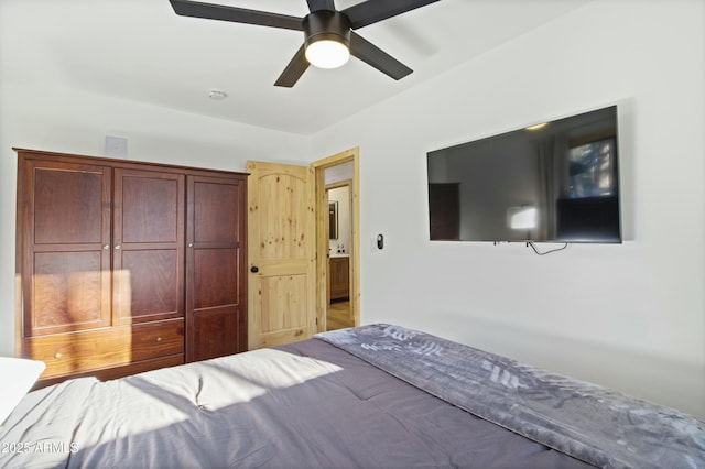 bedroom featuring a ceiling fan
