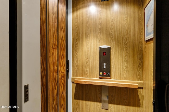 room details featuring elevator