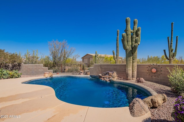 10657 E Cloudview Ave, Gold Canyon, AZ 85118 - view of pool featuring a fenced in pool and a fenced backyard
